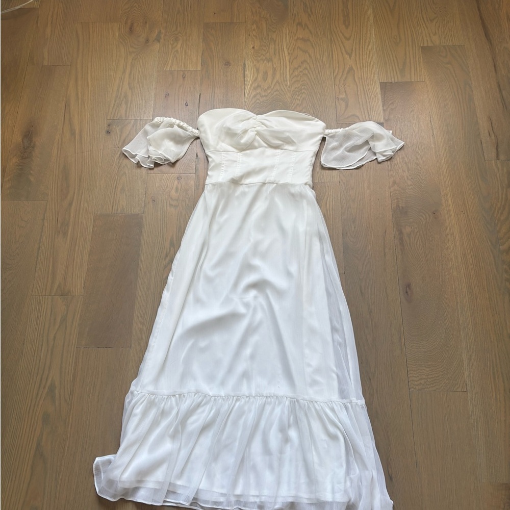 Gianni Bini Elegant White Off-Shoulder Dress